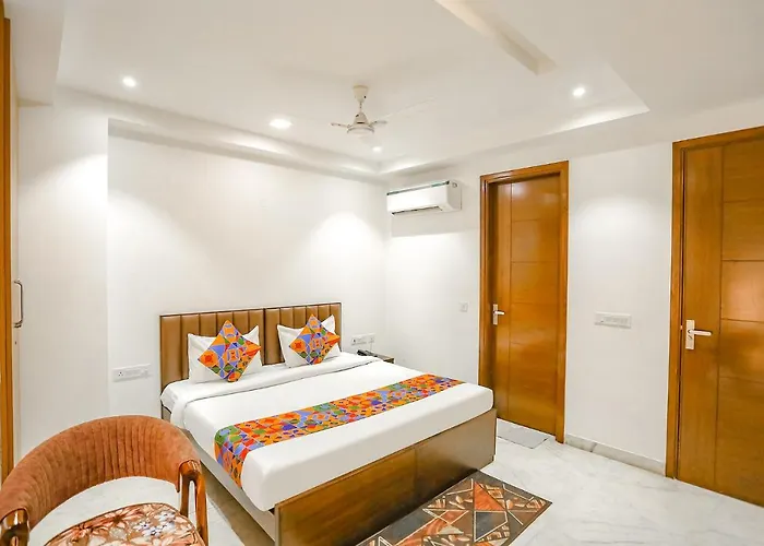 Fabexpress Aerosky Deluxe - Nr Yashobhoomi Convention CentreBoutique Hotel